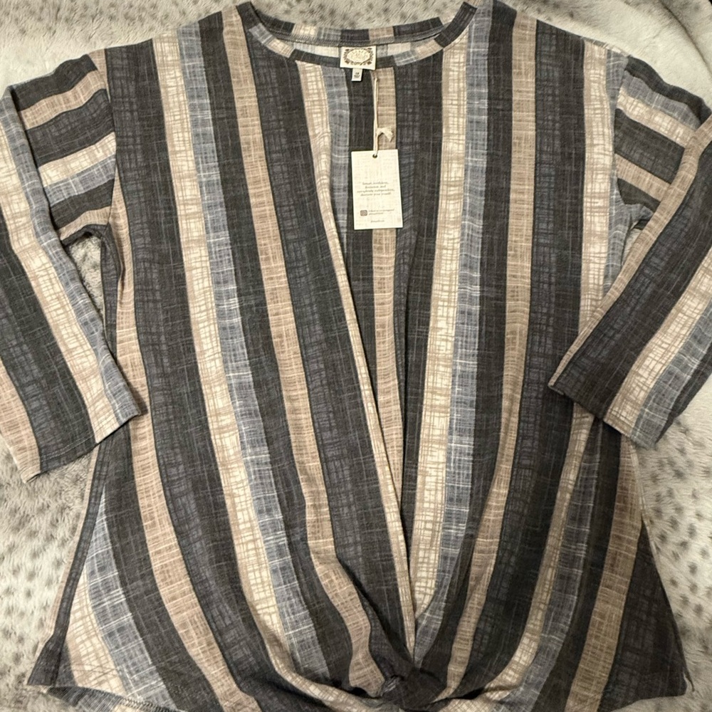 “TRU SELF” Striped Women's blouse 1X Soft, cozy NWT (Gift with purchase)